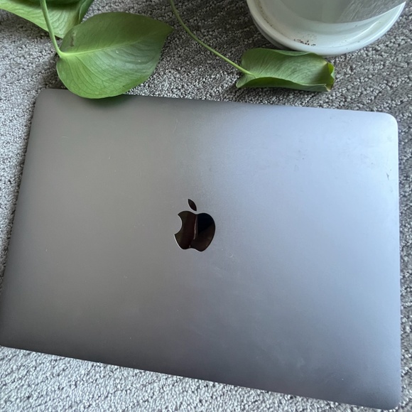 Apple Other - MacBook Pro 13" 1.4GHz Quad Core Intel Core i5 8GB 2133MHz Intel Iris Plus Graph